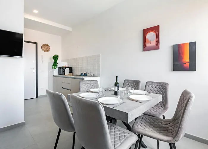 Luciano Ciampino Apartments